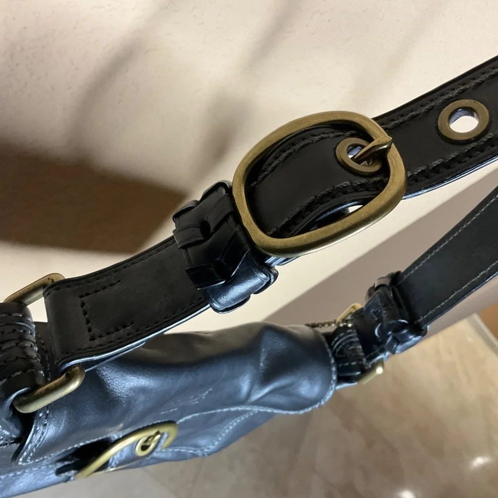 Coach Soho Black Leather Flap Shoulder Bag Brass Buckle Turnlock - Picture 7 of 14